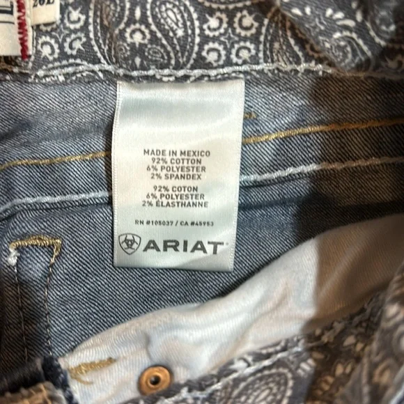 Women’s Ariat  jeans, size 26L inseam measures about 33” - Picture 4 of 7
